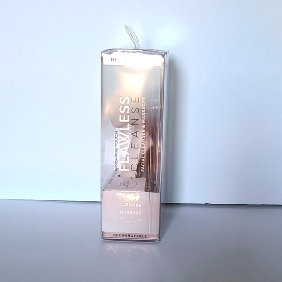 Finishing Touch Flawless Cleanse Massager Rechargeable 4 Modes New in Package - Picture 4 of 5